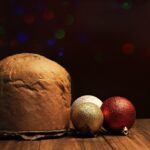 Panettoni artigianali in diverse varianti, evidenziando la qualità degli ingredienti.