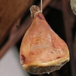 Immagine di un maiale di razza italiana, simbolo del vero prosciutto di Parma.