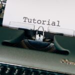 Uomo sorpreso controlla il conto in banca dopo l'assegno di 3600€ per la Legge 104.