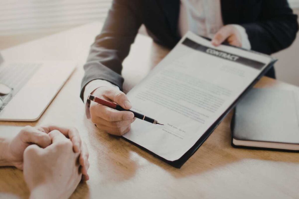 Bonifici ai figli: scrivi questa causale o rischi una sanzione dall’Agenzia delle Entrate