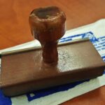 Francobollo da 40 centesimi in vendita a 80 mila euro, confronta con l'immagine per verificarne l'autenticità.